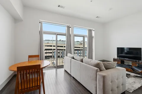 $299,000 | 2407 8th Avenue South, Unit 512, Nashville, TN 37204