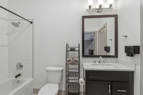 $299,000 | 2407 8th Avenue South, Unit 512, Nashville, TN 37204