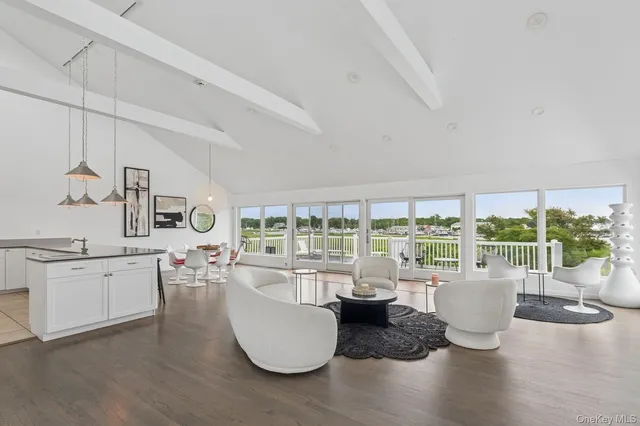 $1,599,000 | 333 Roe Avenue, East Patchogue, NY 11772