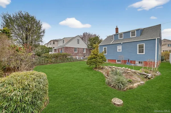 $639,000 | 173 Hunter Avenue, Yonkers, NY 10704
