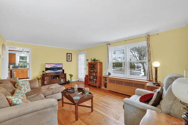 $639,000 | 173 Hunter Avenue, Yonkers, NY 10704