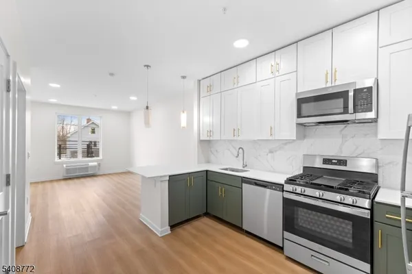 $2,250 | 321 East 3rd Street, Unit 417, Plainfield, NJ 07060