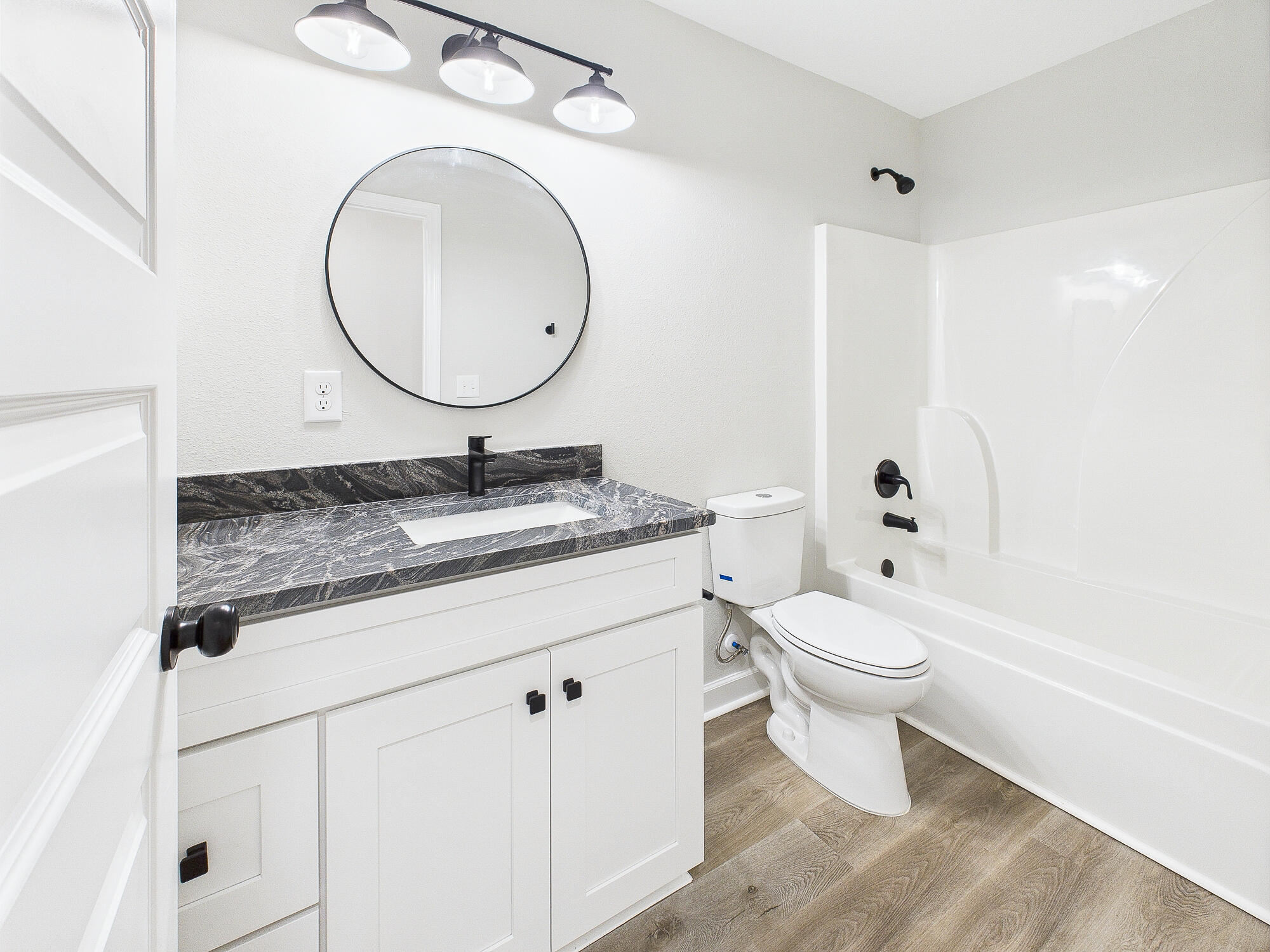 5117 Colt Drive Crestview, FL 32539 - Photo 21 of 32 Bathroom