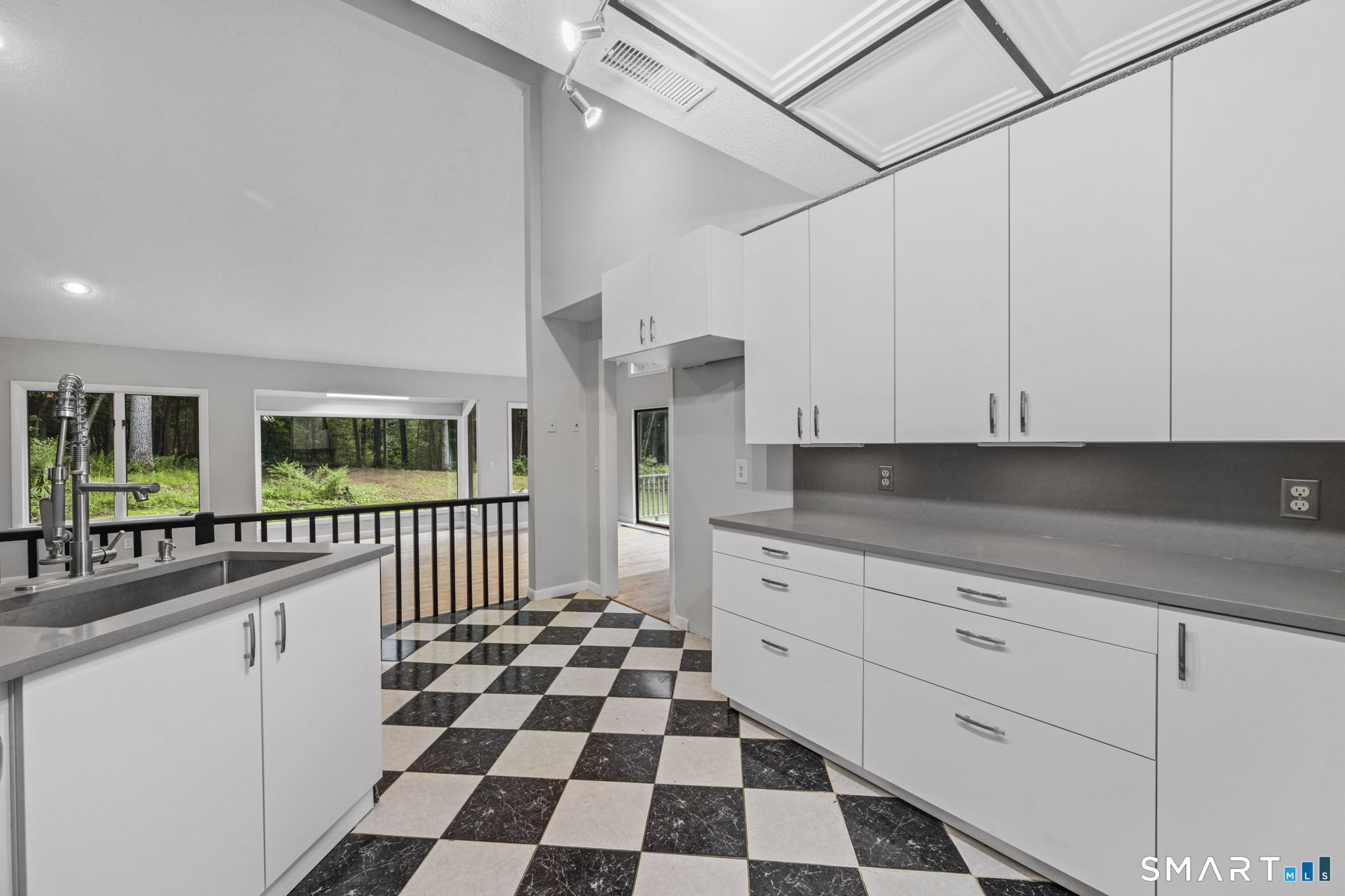 30 North Canton Road Simsbury, CT 06092 - Photo 13 of 38