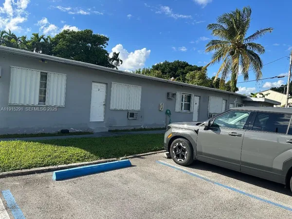 $1,300 | 1293 Northeast 109th Street, Unit 3, Miami, FL 33161