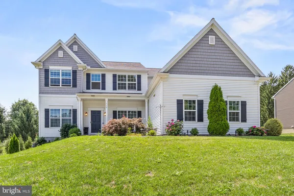 $700,000 | 117 Peregrine Place, Denver, PA 17517