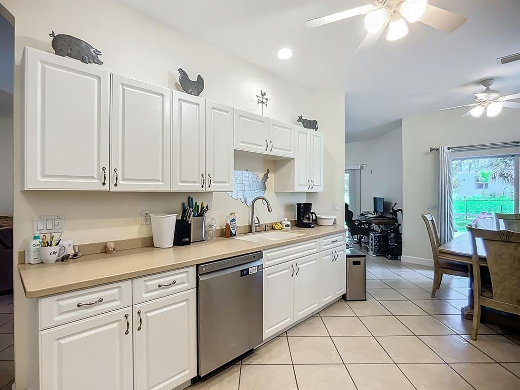 394 Sunset Road Rotonda West, FL 33947 - Photo 16 of 41