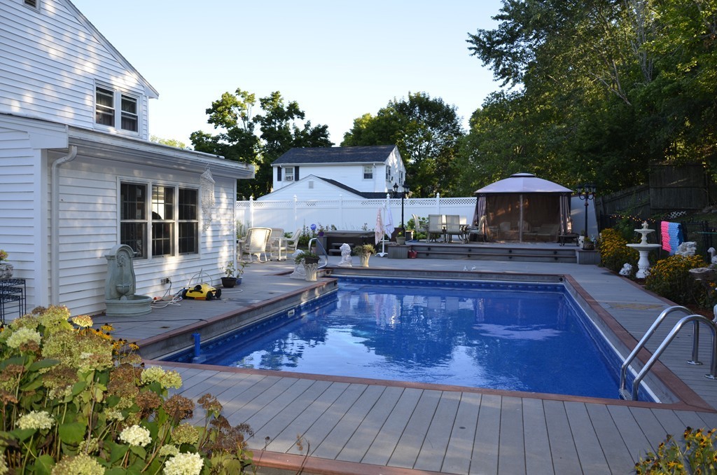 12 Flint Locke Road Randolph, MA 02368 - Photo 2 of 26 Gallery Image 2