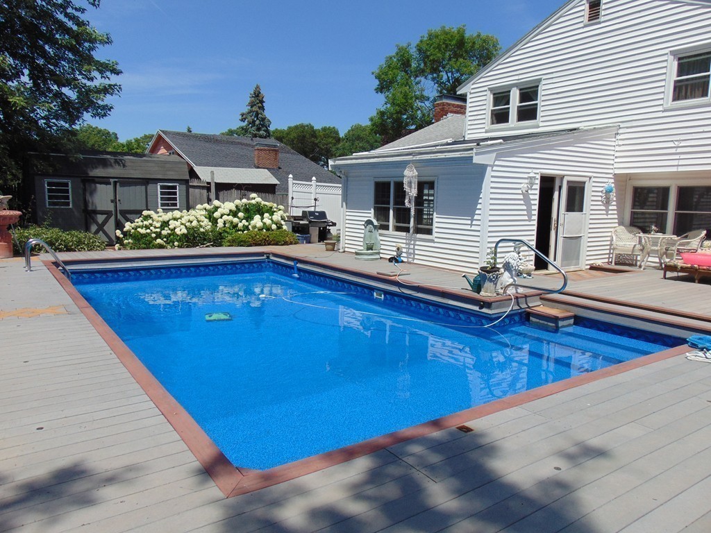 12 Flint Locke Road Randolph, MA 02368 - Photo 3 of 26 Gallery Image 3