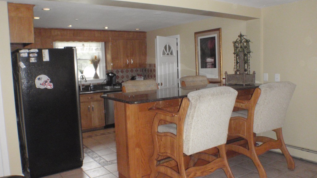 12 Flint Locke Road Randolph, MA 02368 - Photo 4 of 26 Gallery Image 4