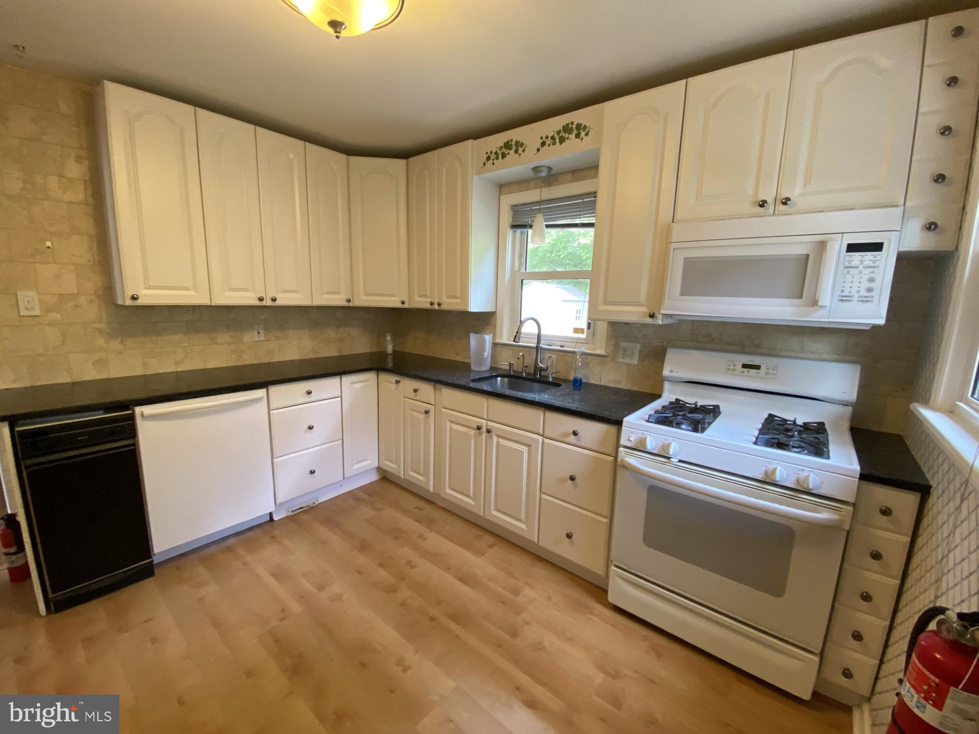 22 Evesham Road Cherry Hill, NJ 08003 - Photo 11 of 17