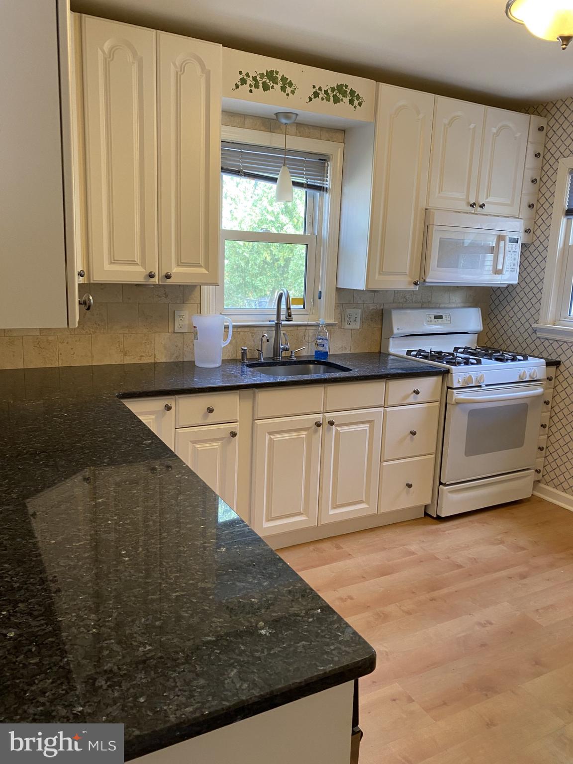 22 Evesham Road Cherry Hill, NJ 08003 - Photo 12 of 17