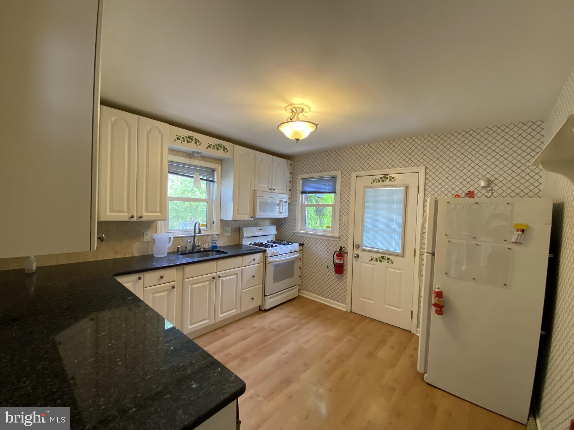 22 Evesham Road Cherry Hill, NJ 08003 - Photo 10 of 17