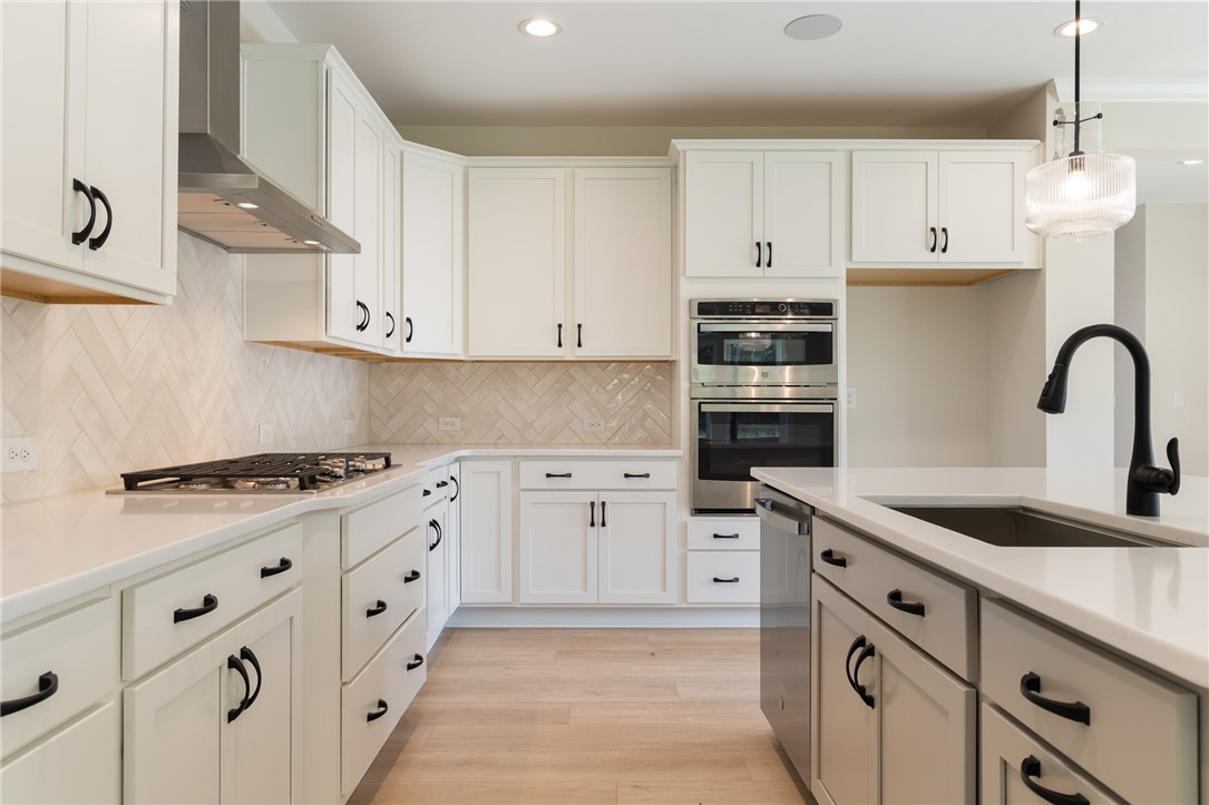 109 Sunrise Court, Unit SUN0005 Anderson, SC 29625 - Photo 7 of 37 Kitchen