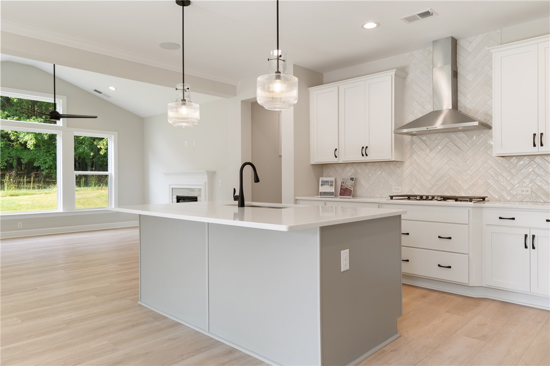 109 Sunrise Court, Unit SUN0005 Anderson, SC 29625 - Photo 9 of 37 Kitchen/Family Room