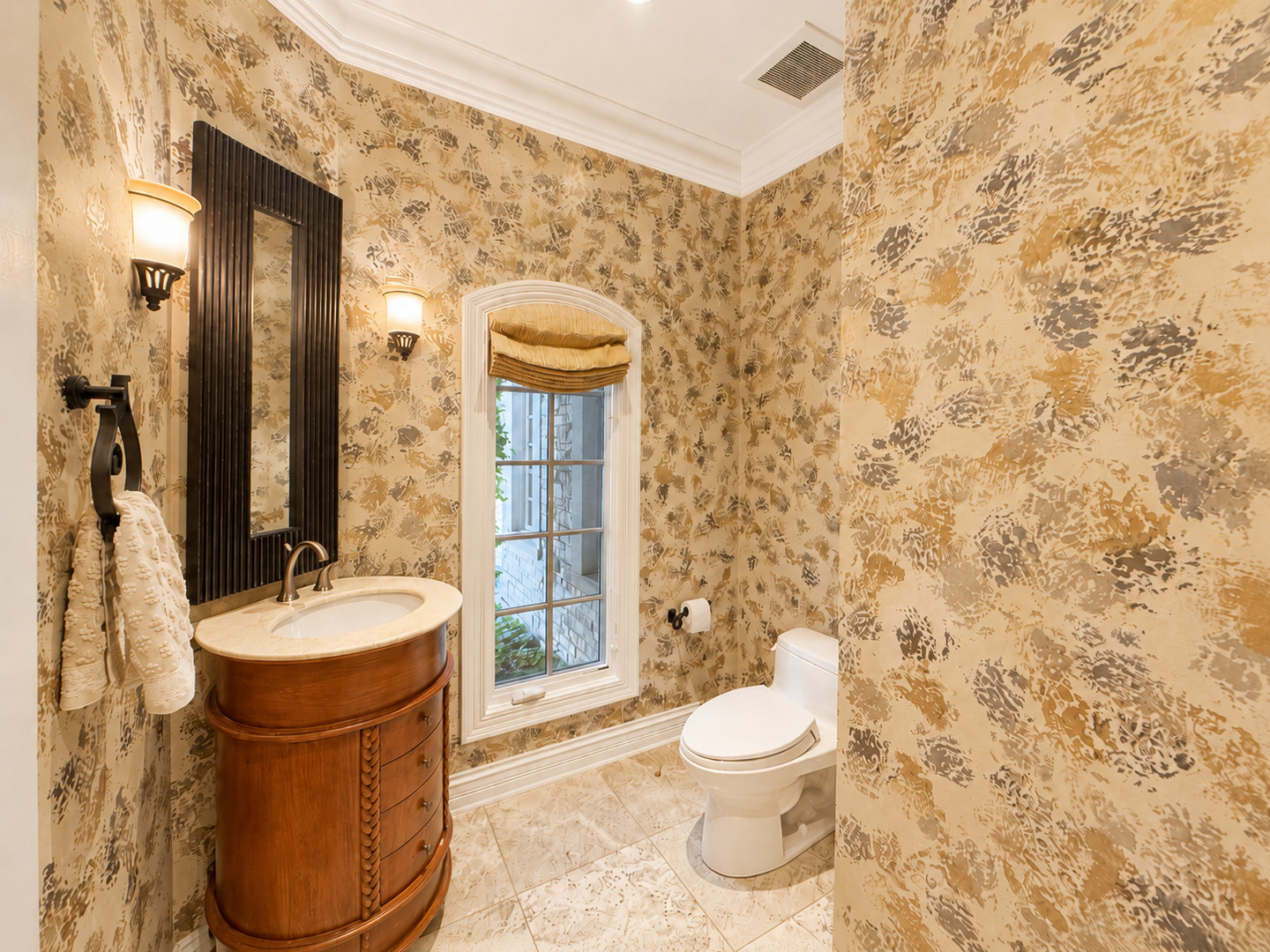2250 Telegraph Road Bannockburn, IL 60015 - Photo 17 of 48 Gallery Image 17