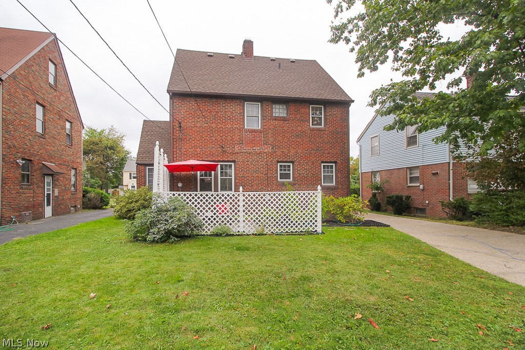 4019 Ellison Road Cleveland, OH 44121 - Photo 3 of 32
