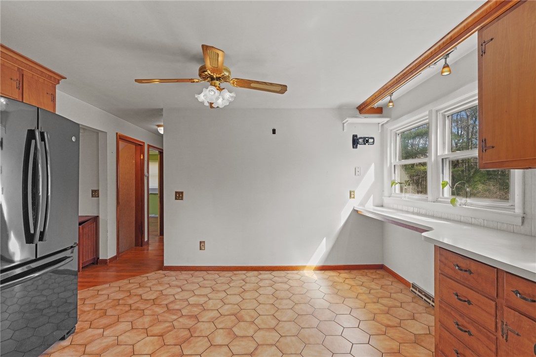 2124 Harkney Hill Road Coventry, RI 02816 - Photo 12 of 49
