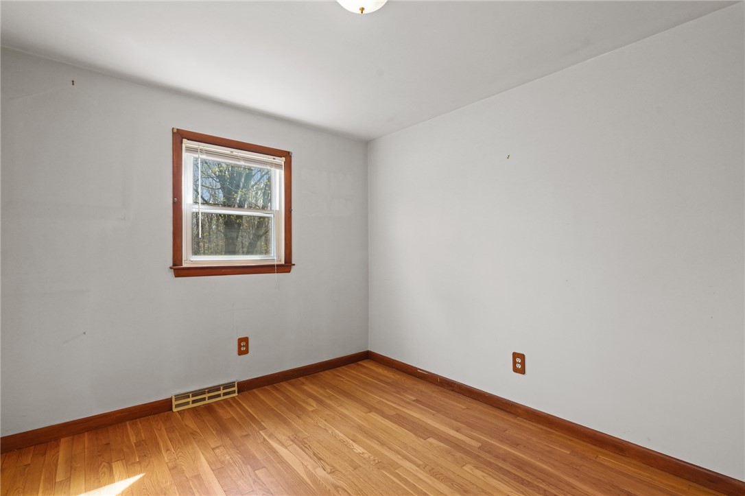 2124 Harkney Hill Road Coventry, RI 02816 - Photo 15 of 49
