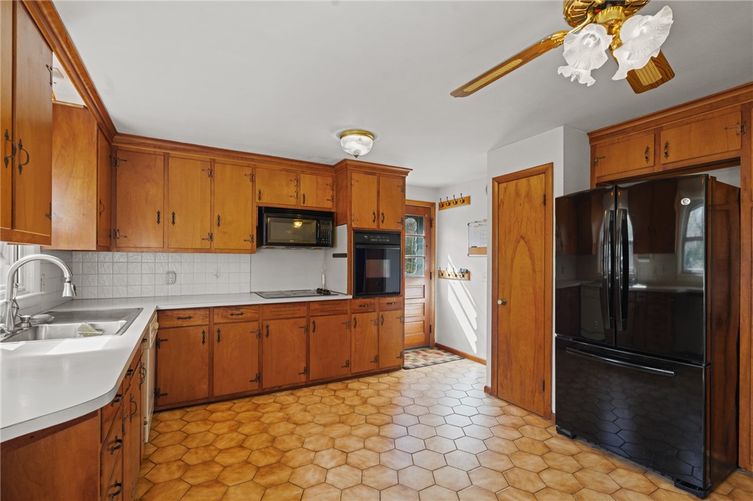 2124 Harkney Hill Road Coventry, RI 02816 - Photo 9 of 49