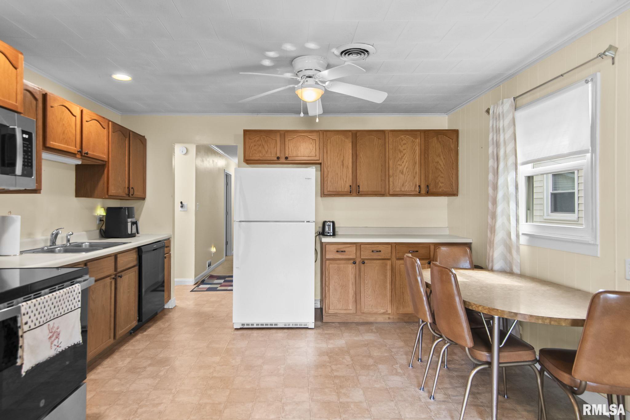 2253 East Converse Street Springfield, IL 62702 - Photo 7 of 29