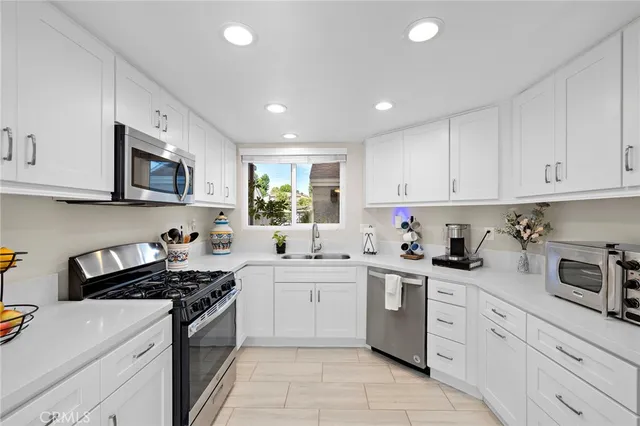 $899,900 | 12 Sparrow Hill Lane, Laguna Hills, CA 92653