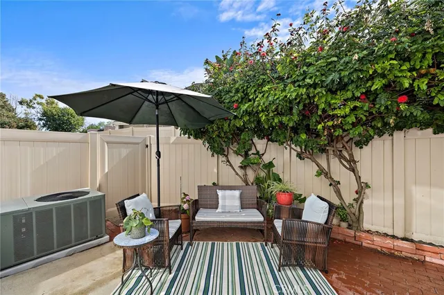 $899,900 | 12 Sparrow Hill Lane, Laguna Hills, CA 92653