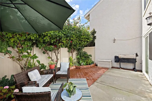 $899,900 | 12 Sparrow Hill Lane, Laguna Hills, CA 92653