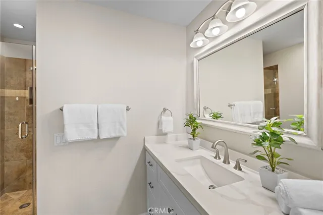 $899,900 | 12 Sparrow Hill Lane, Laguna Hills, CA 92653