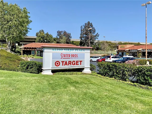 $899,900 | 12 Sparrow Hill Lane, Laguna Hills, CA 92653