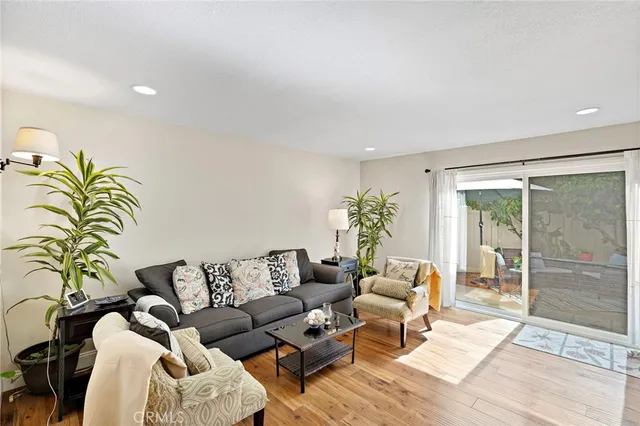 $899,900 | 12 Sparrow Hill Lane, Laguna Hills, CA 92653