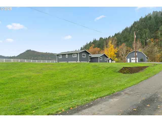 $585,000 | 708 Heather Lane, Roseburg, OR 97471