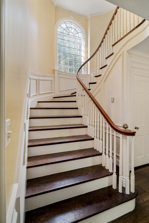 200 Cliff Road Wellesley, MA 02481 - Photo 4 of 41