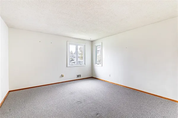 $219,900 | 40 Carlsam Circle East, Irondequoit, NY 14609