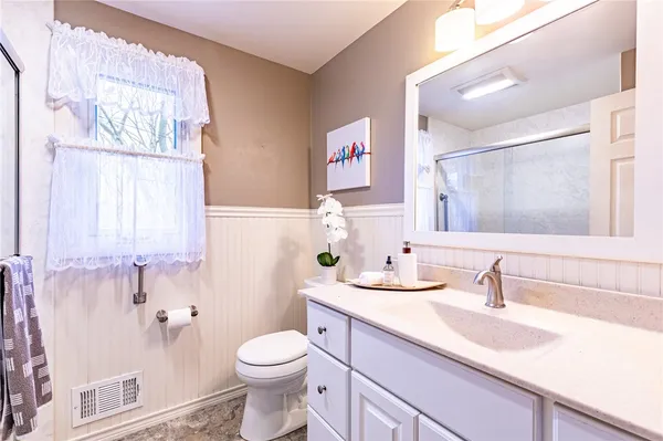 $219,900 | 40 Carlsam Circle East, Irondequoit, NY 14609