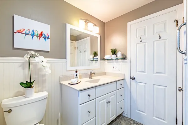 $219,900 | 40 Carlsam Circle East, Irondequoit, NY 14609