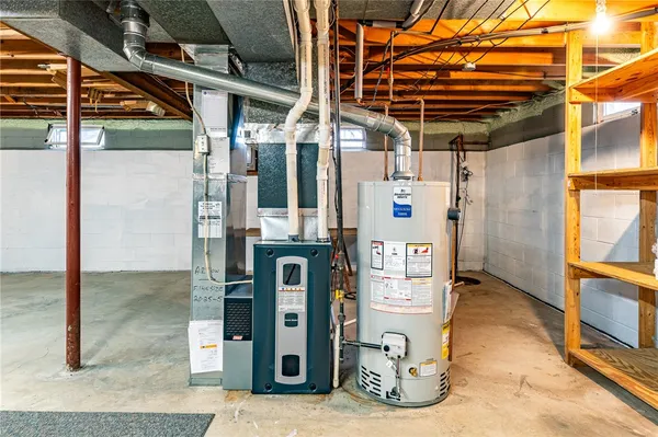 $219,900 | 40 Carlsam Circle East, Irondequoit, NY 14609