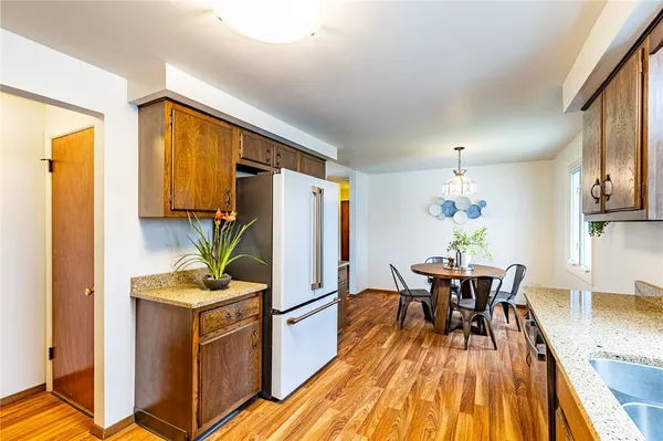 $219,900 | 40 Carlsam Circle East, Irondequoit, NY 14609