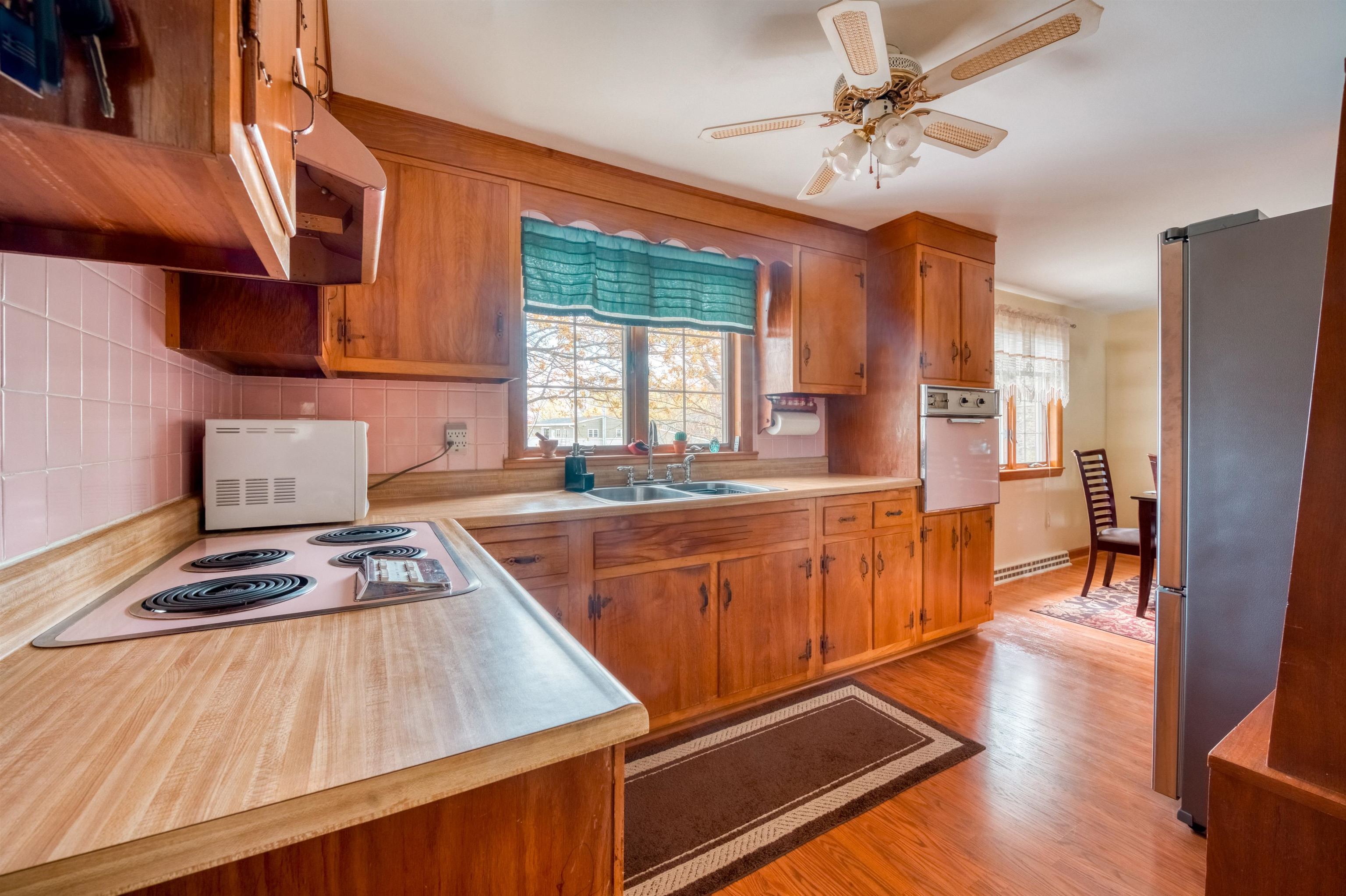 7 Birch Road Salem, NH 03079 - Photo 6 of 38 Gallery Image 6