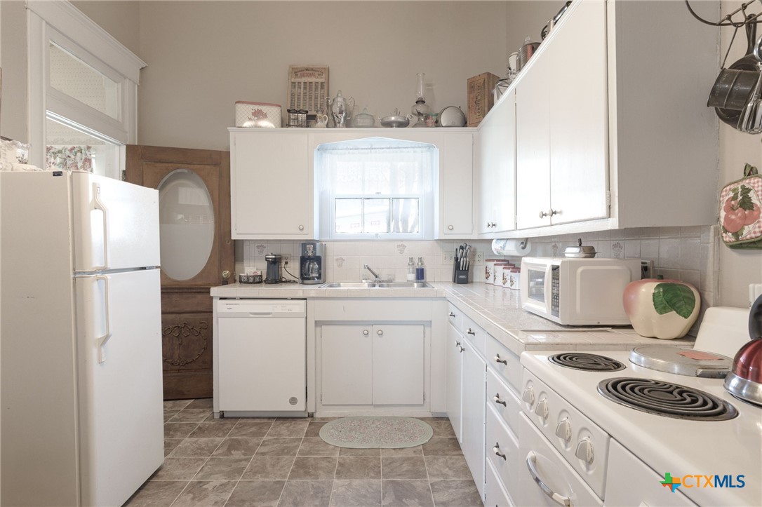 606 South Key Avenue Lampasas, TX 76550 - Photo 23 of 46