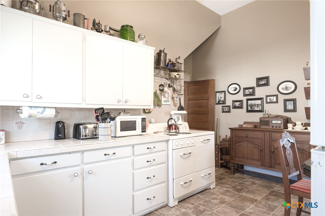 606 South Key Avenue Lampasas, TX 76550 - Photo 25 of 46