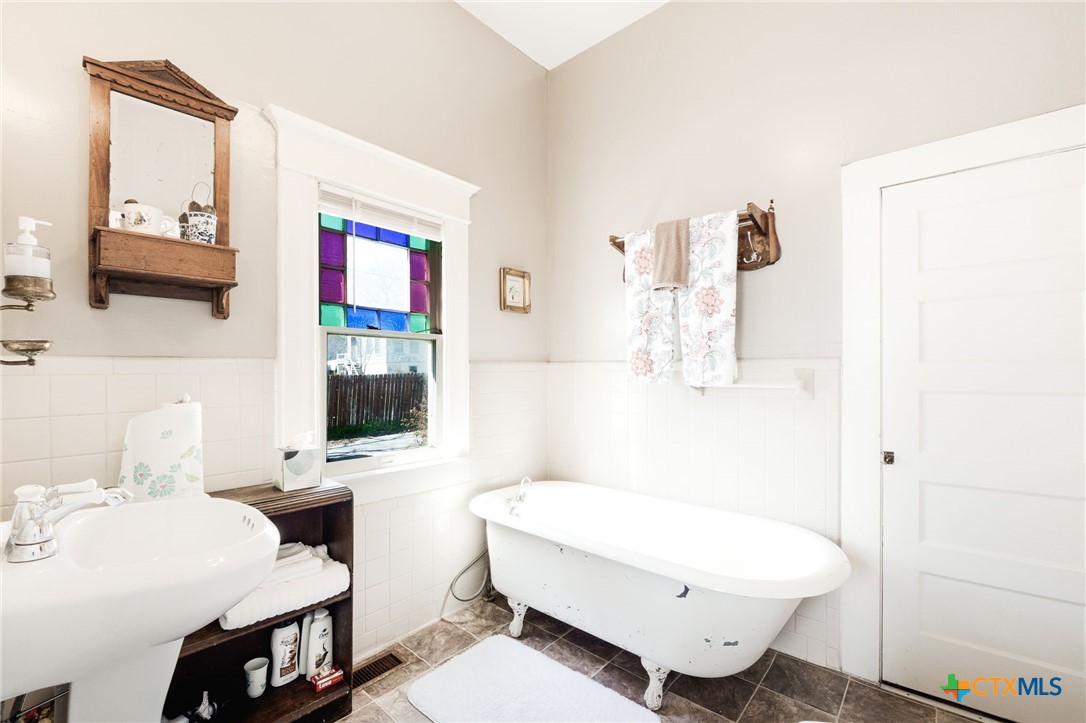 606 South Key Avenue Lampasas, TX 76550 - Photo 29 of 46