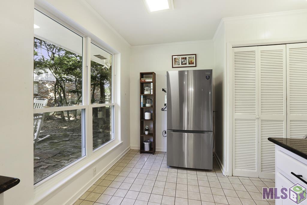 725 Rothmer Drive Baton Rouge, LA 70808 - Photo 12 of 28 Kitchen