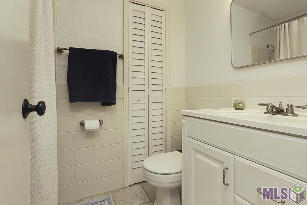 725 Rothmer Drive Baton Rouge, LA 70808 - Photo 19 of 28 Bathroom