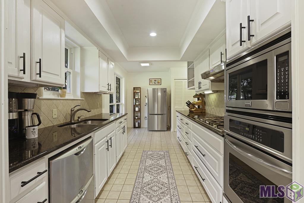 725 Rothmer Drive Baton Rouge, LA 70808 - Photo 8 of 28 Kitchen