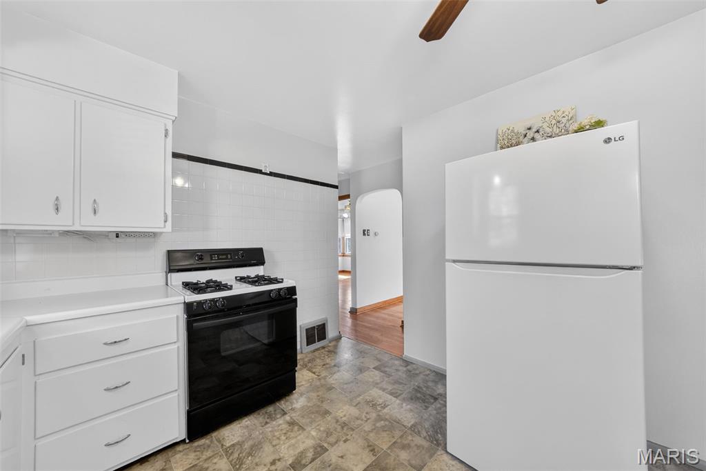 3909 Shackelford Road Florissant, MO 63034 - Photo 15 of 44