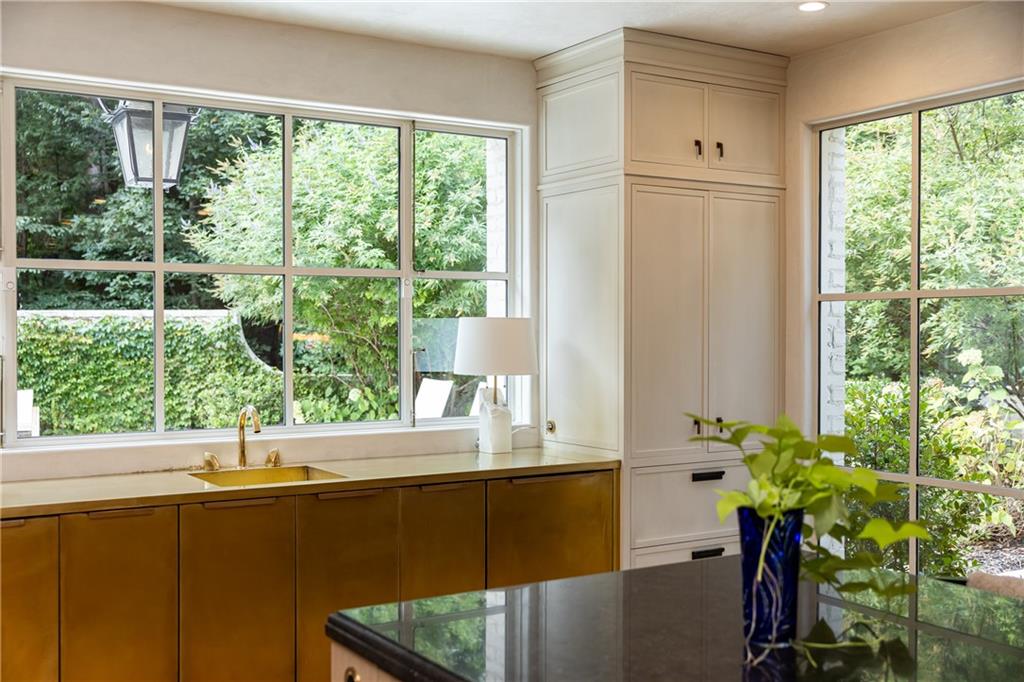 300 Blackland Road Northwest Atlanta, GA 30342 - Photo 22 of 75 Gallery Image 22