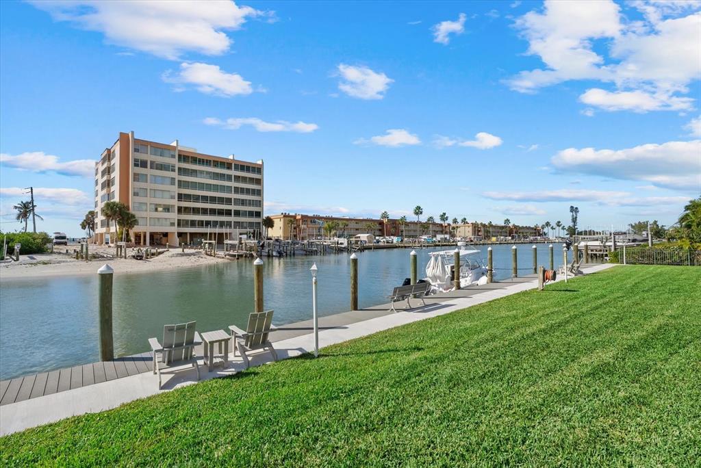 9200 Midnight Pass Road, Unit 28 Sarasota, FL 34242 - Photo 23 of 49