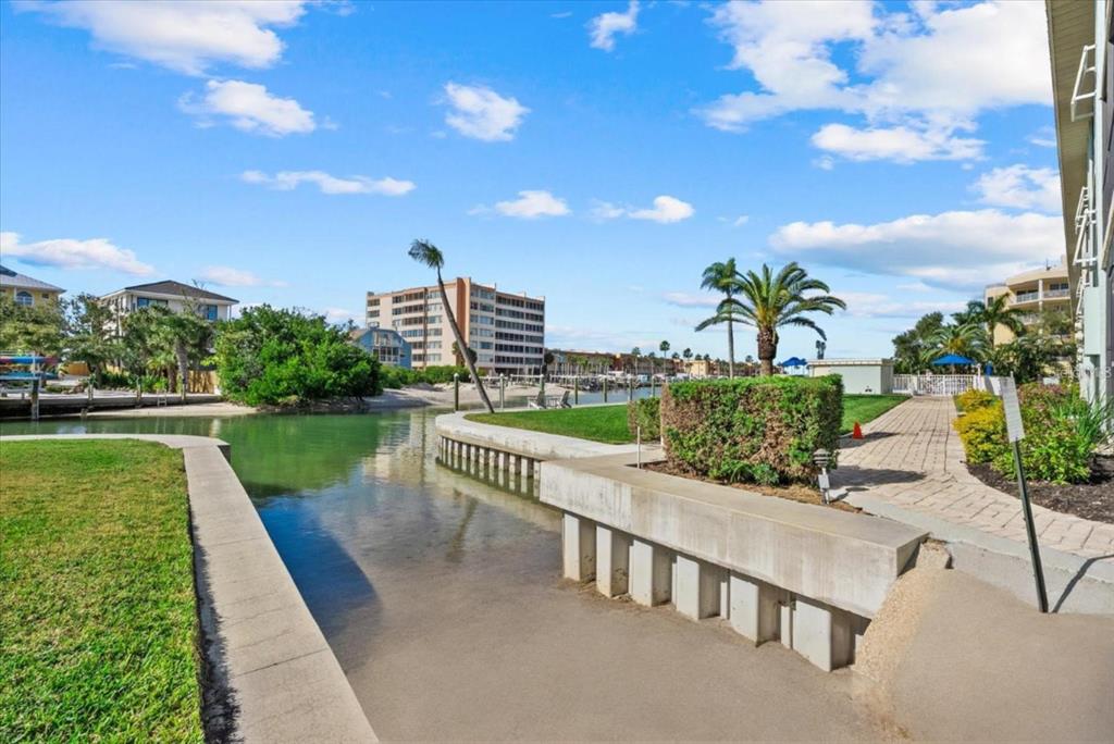 9200 Midnight Pass Road, Unit 28 Sarasota, FL 34242 - Photo 27 of 49