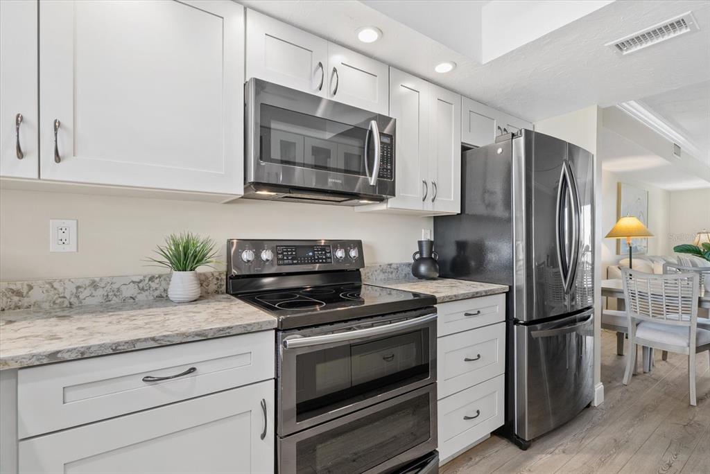 9200 Midnight Pass Road, Unit 28 Sarasota, FL 34242 - Photo 5 of 49